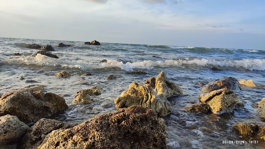 Pantai Pengkolan Kandang