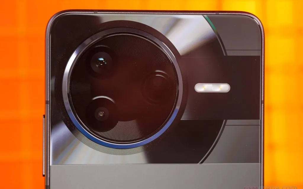 Lensa Poco F7 Pro