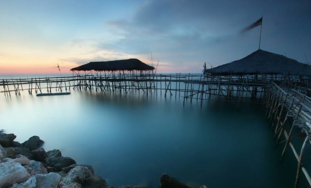 Pantai Maldives Kemantren: Pesona Tropis di Pesisir Lamongan